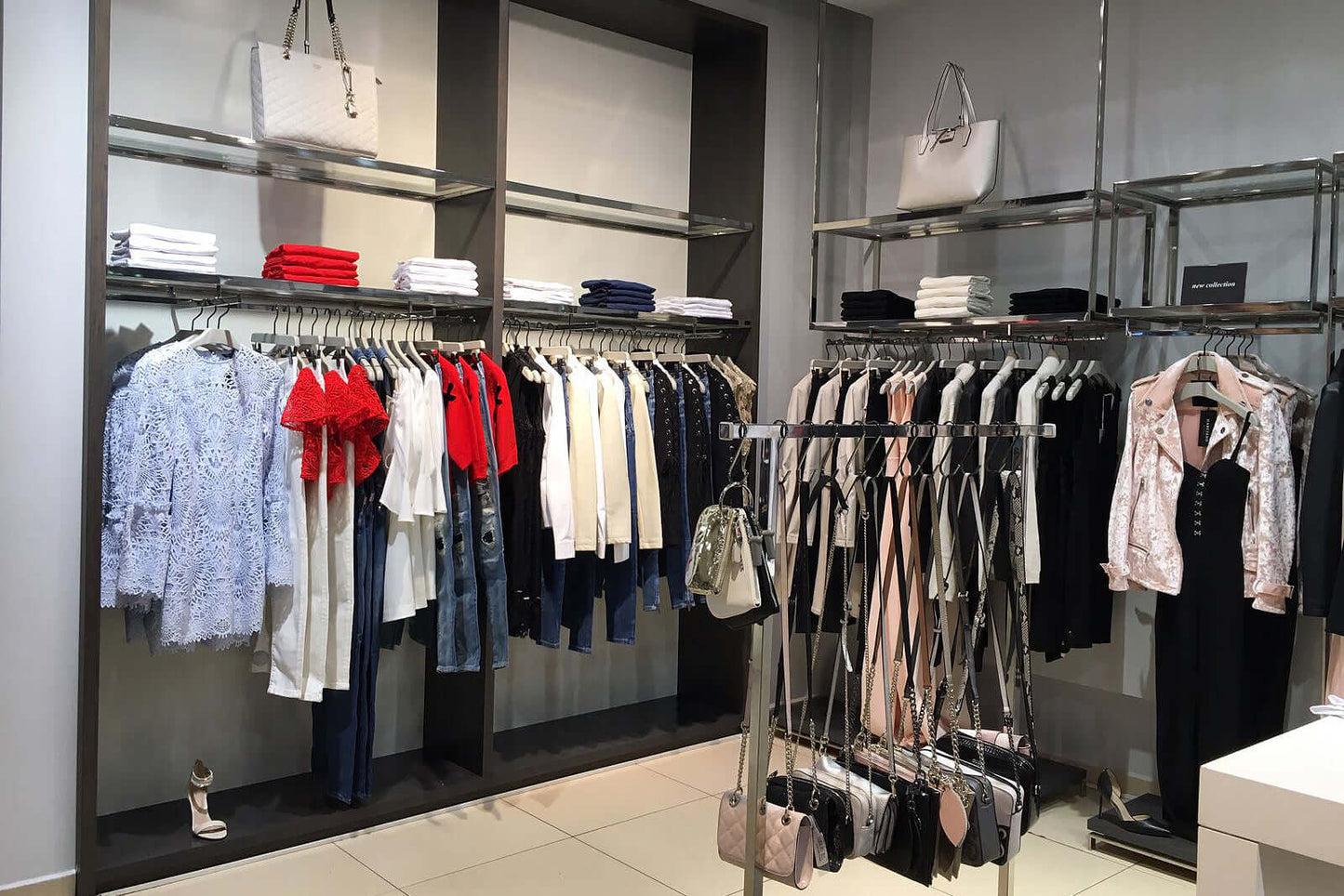 NOUTĂȚI DE PRIMĂVARĂ ÎN MAGAZINELE GUESS