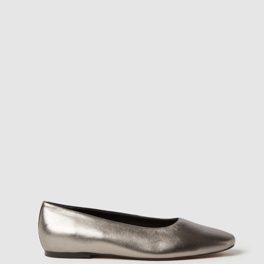 
                      
                        Pantofi STEFANEL de Dama INCALTAMINTE STEFANEL Argintiu 38 805314533698
                      
                    