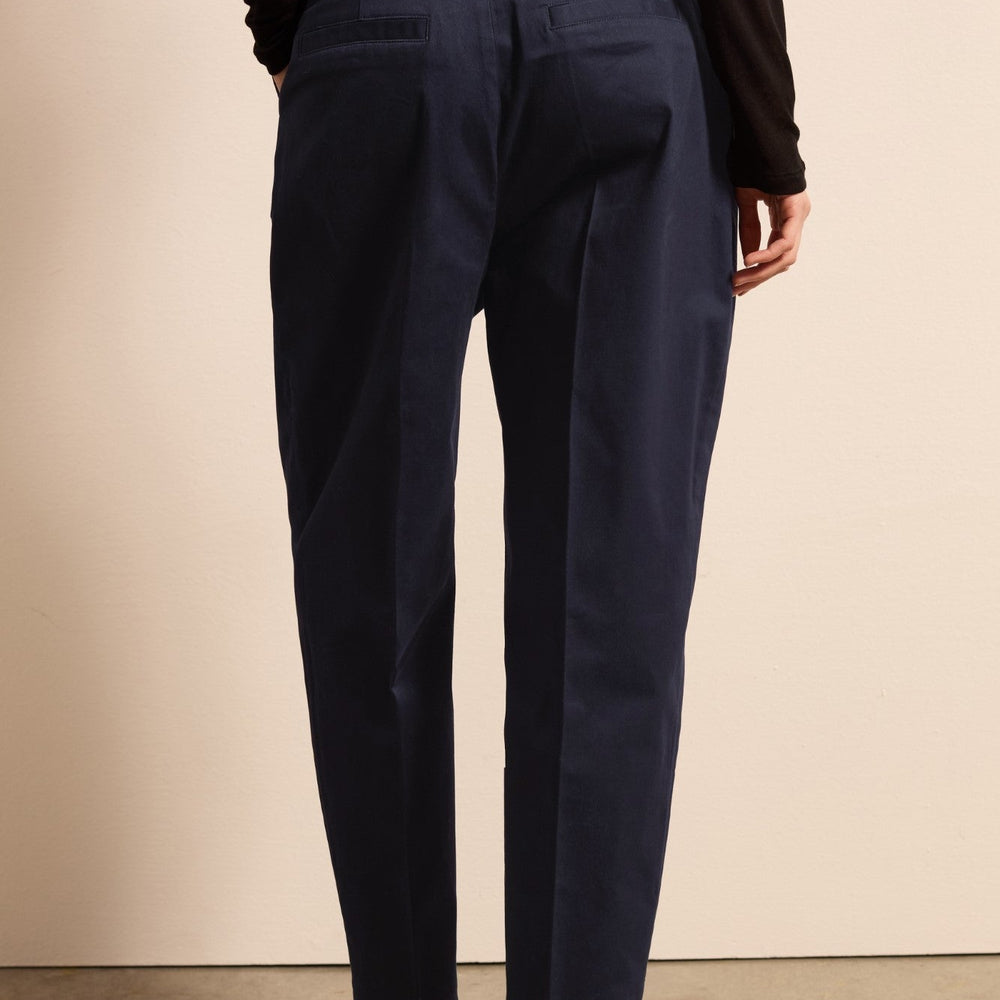 
                      
                        Pantaloni STEFANEL de dama IMBRACAMINTE STEFANEL
                      
                    