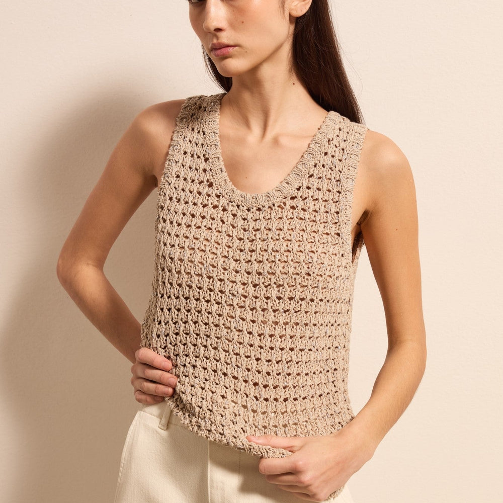
                      
                        Top STEFANEL de dama IMBRACAMINTE STEFANEL Maro XS 805403122839
                      
                    