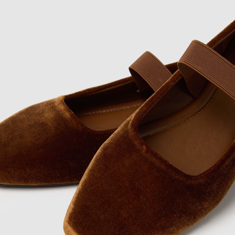 
                      
                        pantofi STEFANEL de Dama IMBRACAMINTE STEFANEL
                      
                    
