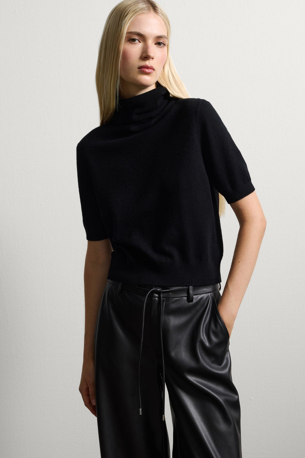 Pulover Maneca Scurta STEFANEL de Dama IMBRACAMINTE STEFANEL Negru XS 805791450150