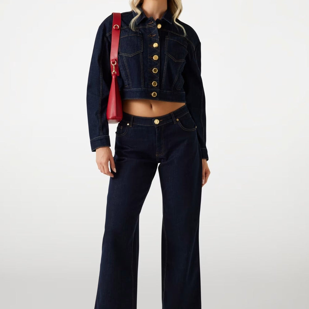 
                      
                        Pantaloni Denim MARCIANO by GUESS de Dama IMBRACAMINTE MARCIANO
                      
                    