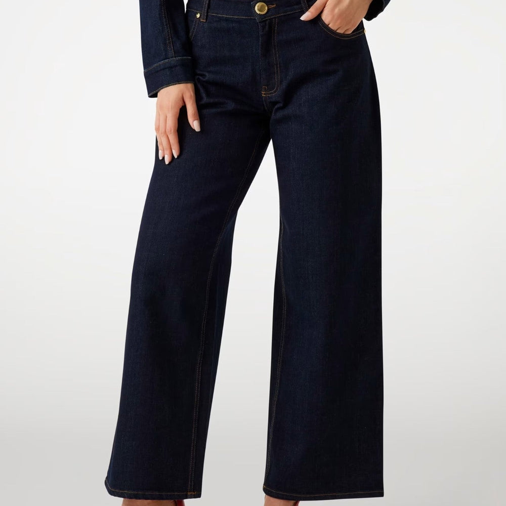
                      
                        Pantaloni Denim MARCIANO by GUESS de Dama IMBRACAMINTE MARCIANO Albastru 24 762890713184
                      
                    