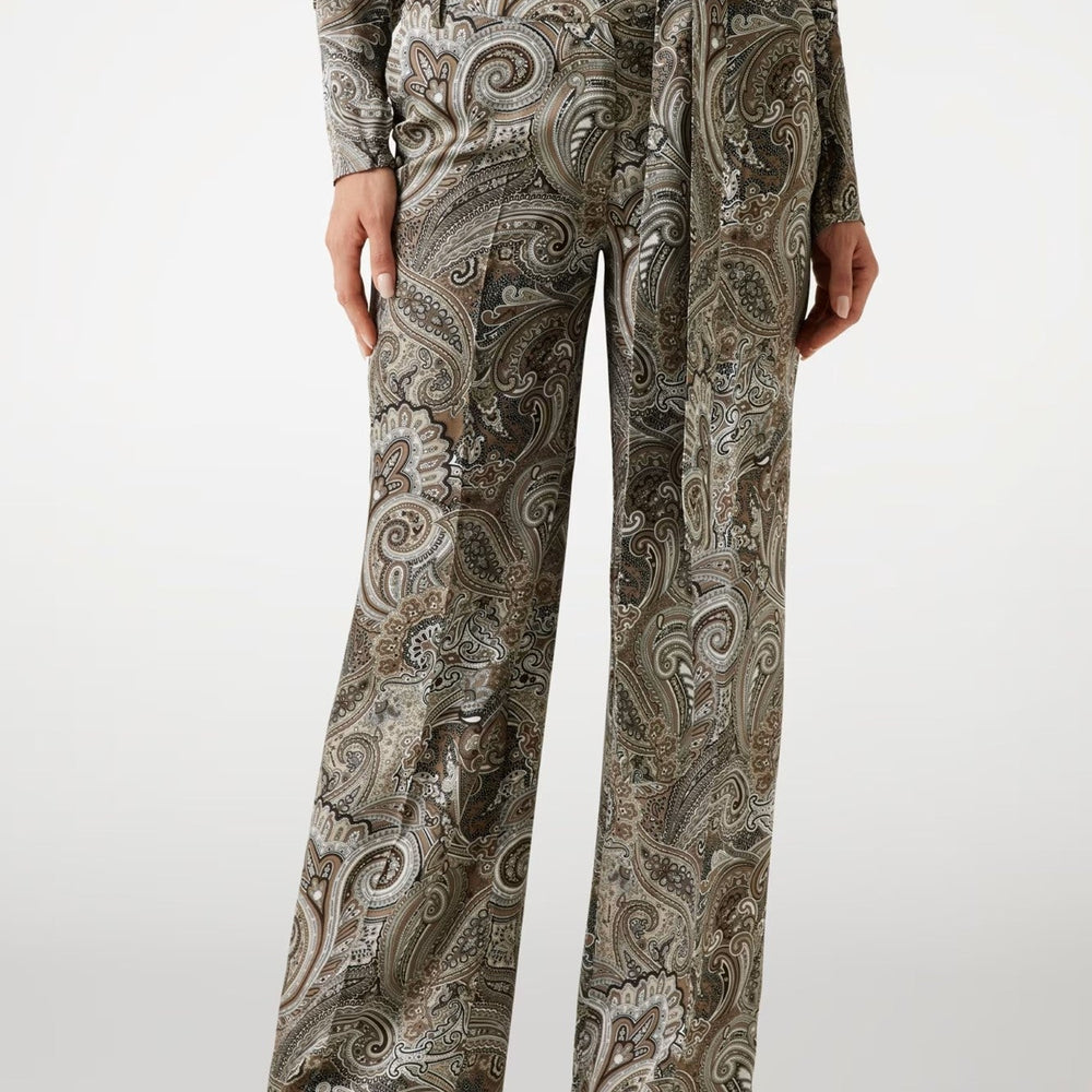 
                      
                        Pantaloni MARCIANO by GUESS de dama IMBRACAMINTE MARCIANO Maro 38 762890713542
                      
                    