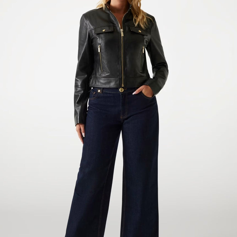 
                      
                        Geaca din Piele Naturala MARCIANO by GUESS IMBRACAMINTE MARCIANO
                      
                    