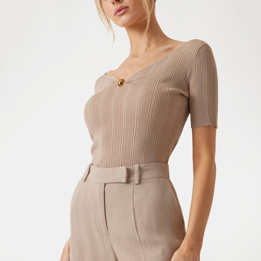 
                      
                        Top MARCIANO by GUESS de Dama IMBRACAMINTE MARCIANO Bej XS 762890715612
                      
                    