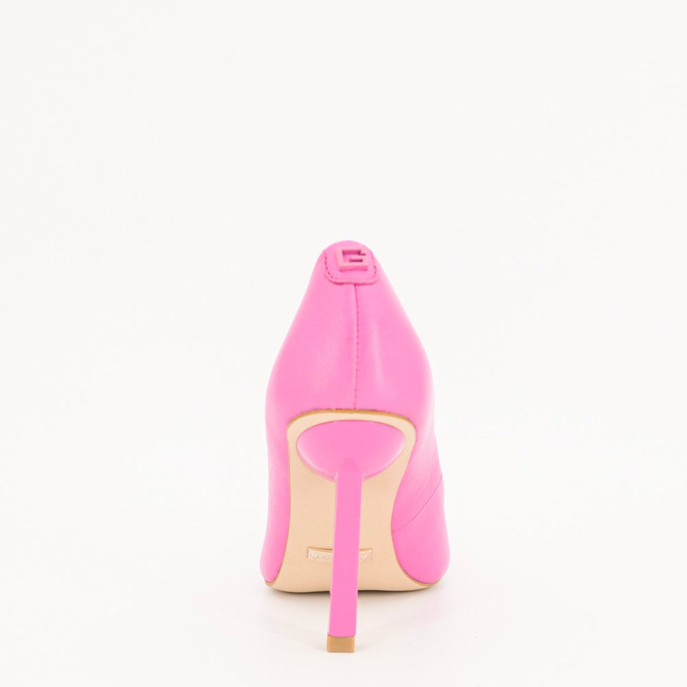 
                      
                        Pantofi stiletto GUESS de dama INCALTAMINTE GUESS   
                      
                    