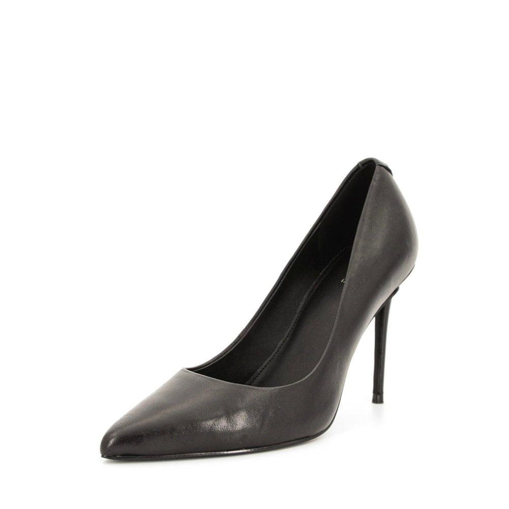 
                      
                        Pantofi Stiletto GUESS de dama INCALTAMINTE GUESS Negru 38 762492685814
                      
                    