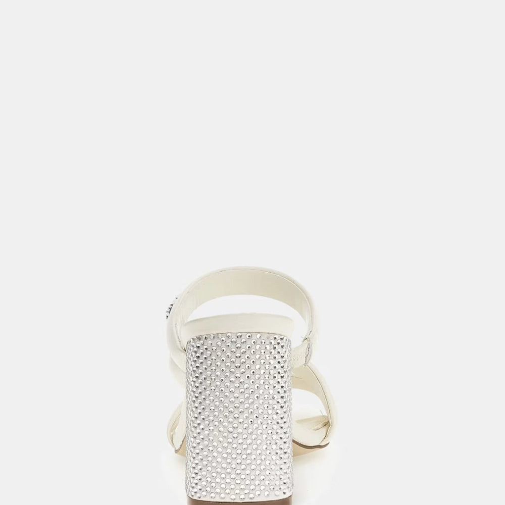
                      
                        Sandale GUESS din piele cu tinte si logo metalic INCALTAMINTE GUESS   
                      
                    