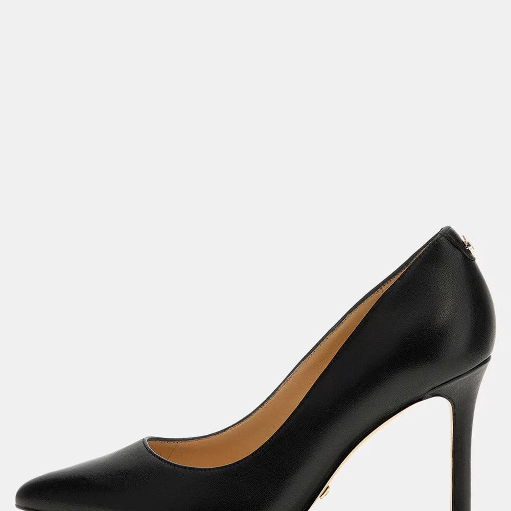 
                      
                        Pantofi GUESS de Dama INCALTAMINTE GUESS
                      
                    