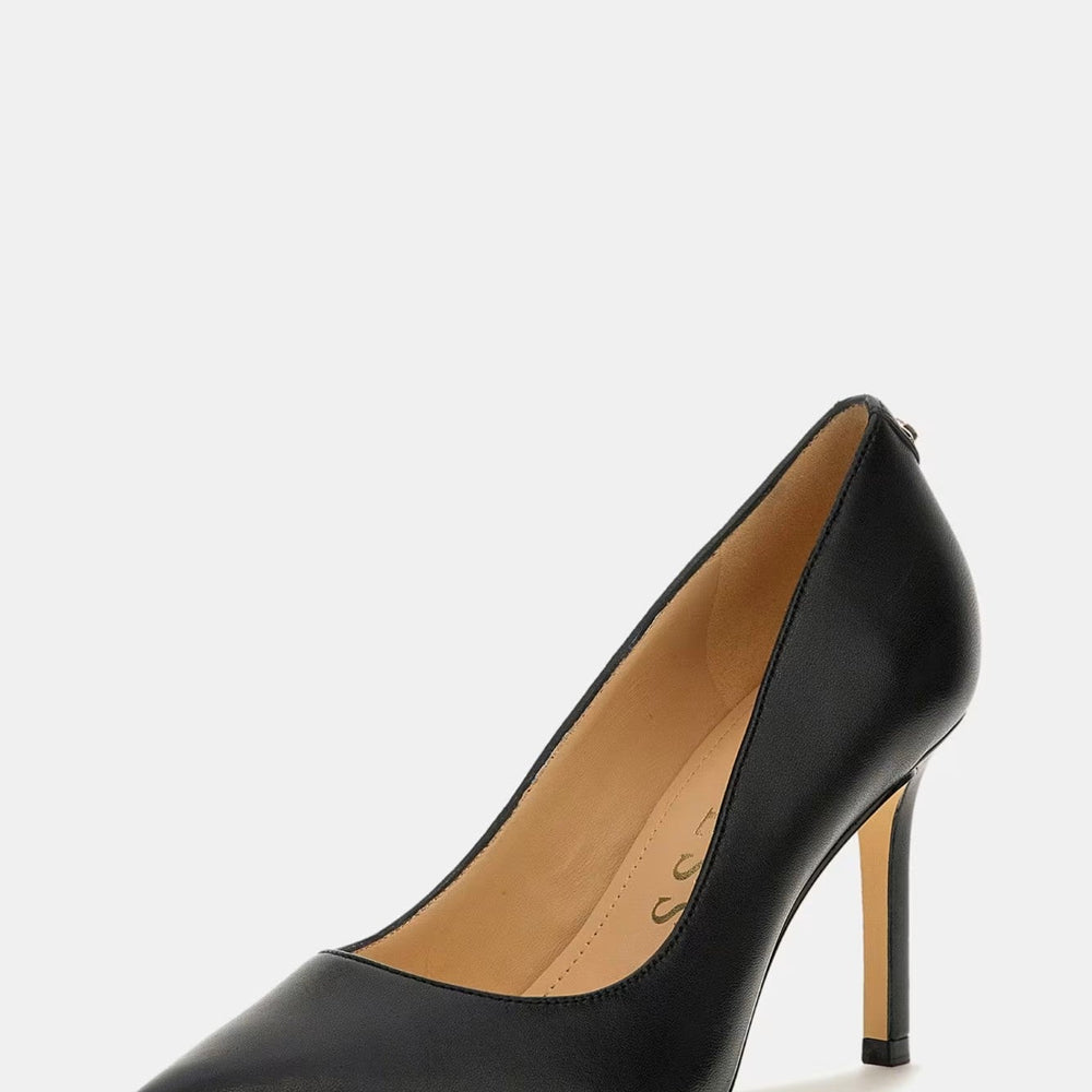 
                      
                        Pantofi GUESS de Dama INCALTAMINTE GUESS Negru 38 761839181341
                      
                    