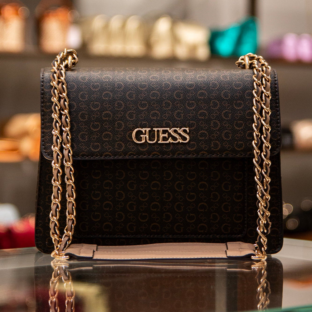 
                      
                        Geanta GUESS de Dama GENTI GUESS Maro ONE 190231837527
                      
                    