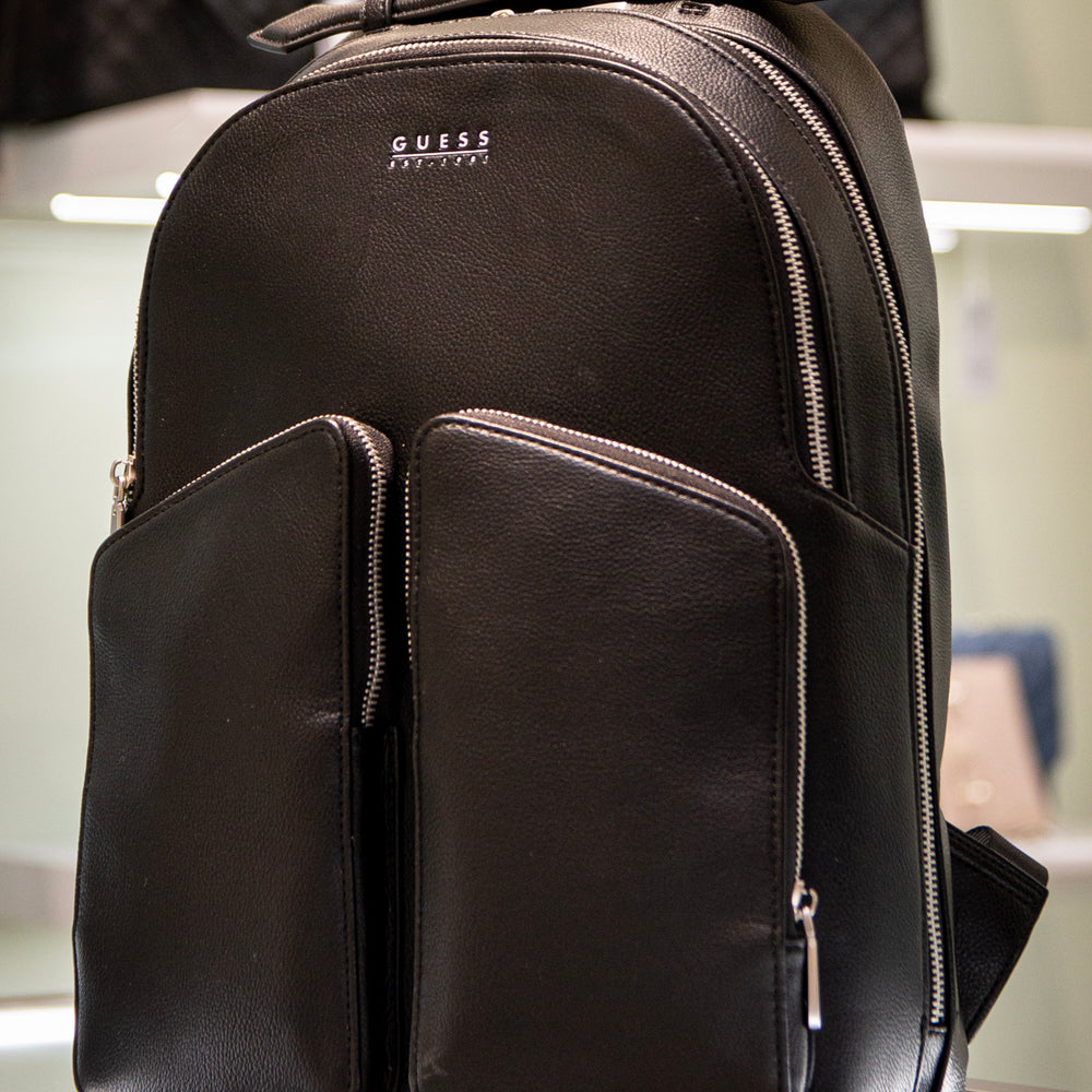 
                      
                        Rucsac GUESS de barbati ACCESORII SI GENTI GUESS
                      
                    
