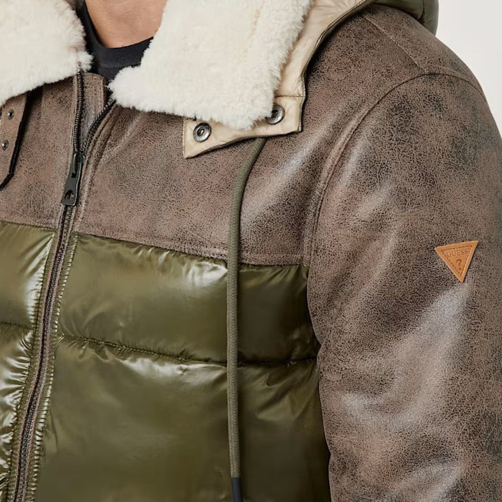 
                      
                        Geaca GUESS de barbati IMBRACAMINTE GUESS   
                      
                    