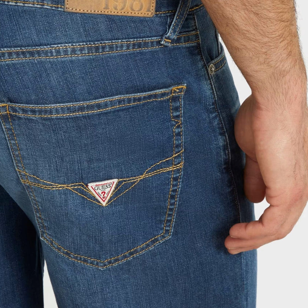 
                      
                        Pantaloni Scurti de barbati IMBRACAMINTE GUESS   
                      
                    