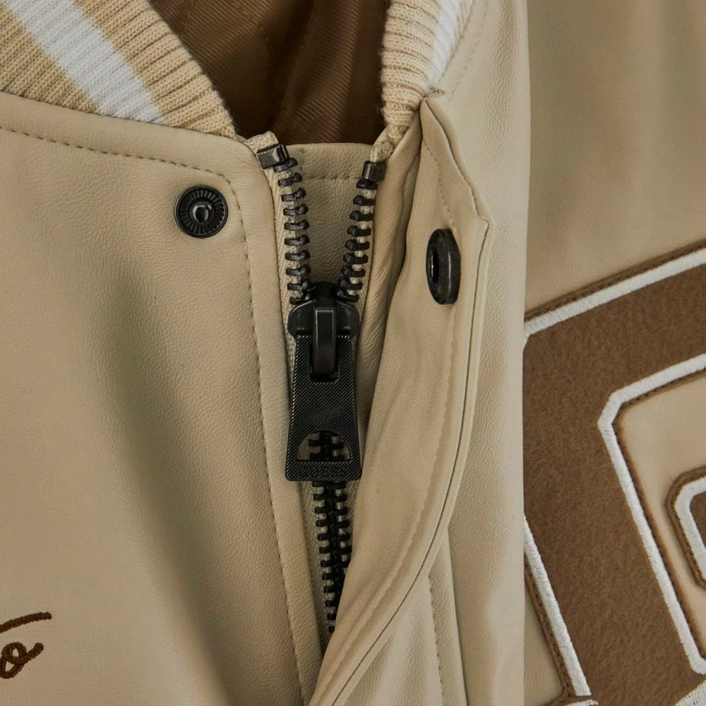 
                      
                        Geaca GUESS De Barbati Bomber Cu Petice IMBRACAMINTE GUESS   
                      
                    