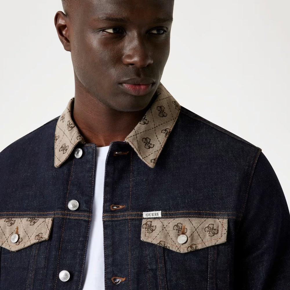 
                      
                        Geaca Guess din denim cu logo 4G IMBRACAMINTE GUESS
                      
                    