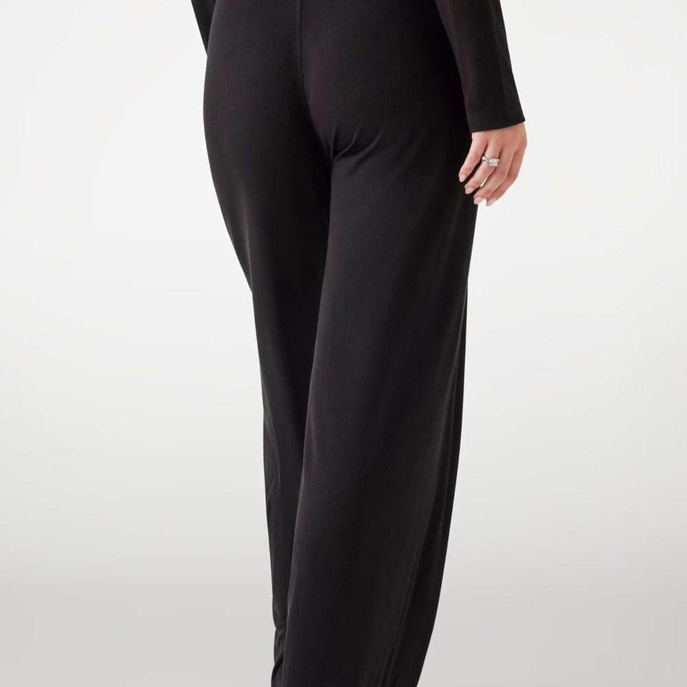 
                      
                        Pantaloni GUESS de Dama IMBRACAMINTE GUESS
                      
                    