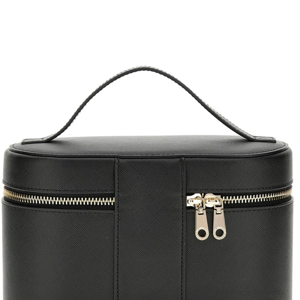 
                      
                        Portfard GUESS de Dama IMBRACAMINTE GUESS
                      
                    