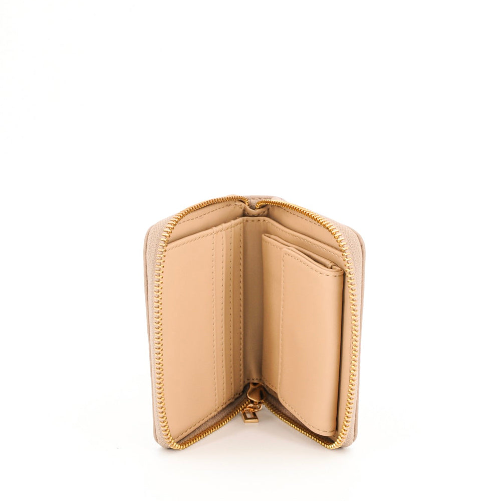 
                      
                        Portofel GUESS de dama ACCESORII GUESS   
                      
                    
