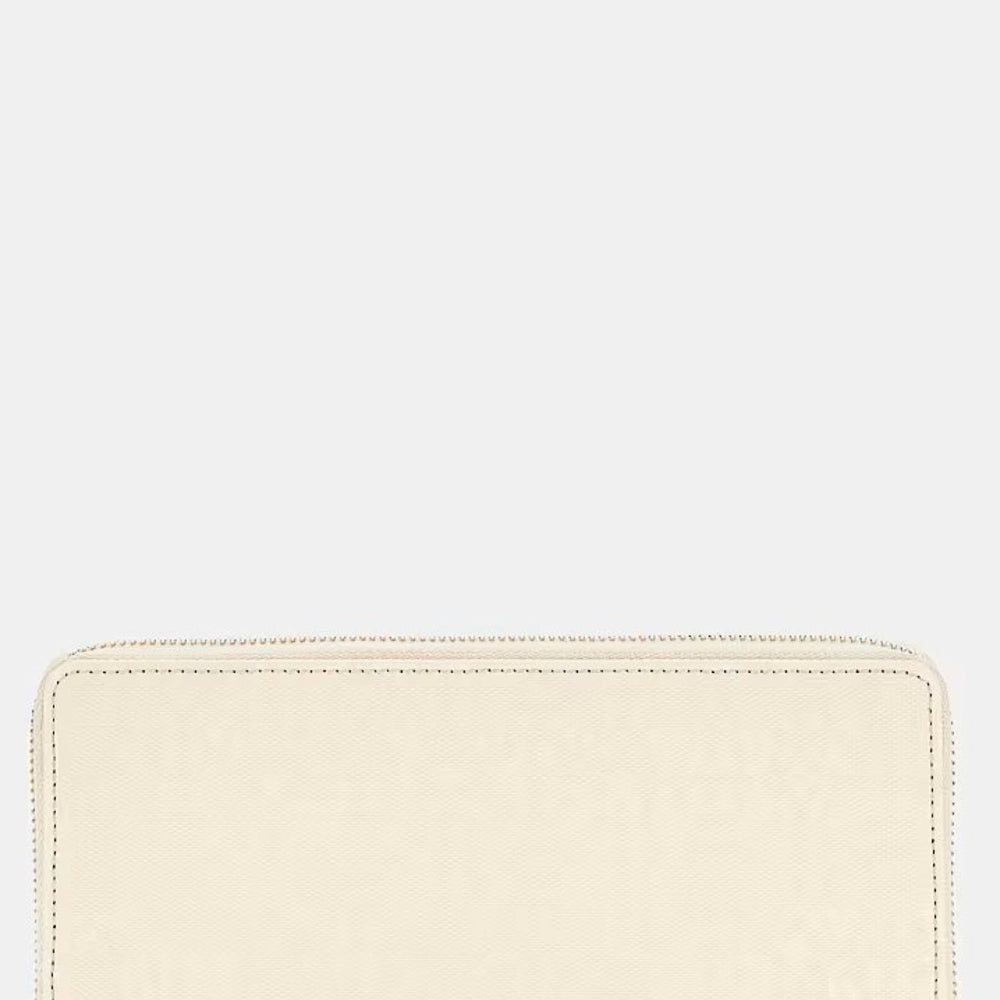 
                      
                        Portofel GUESS de dama cu imprimeu logo GUESS ACCESORII GUESS   
                      
                    