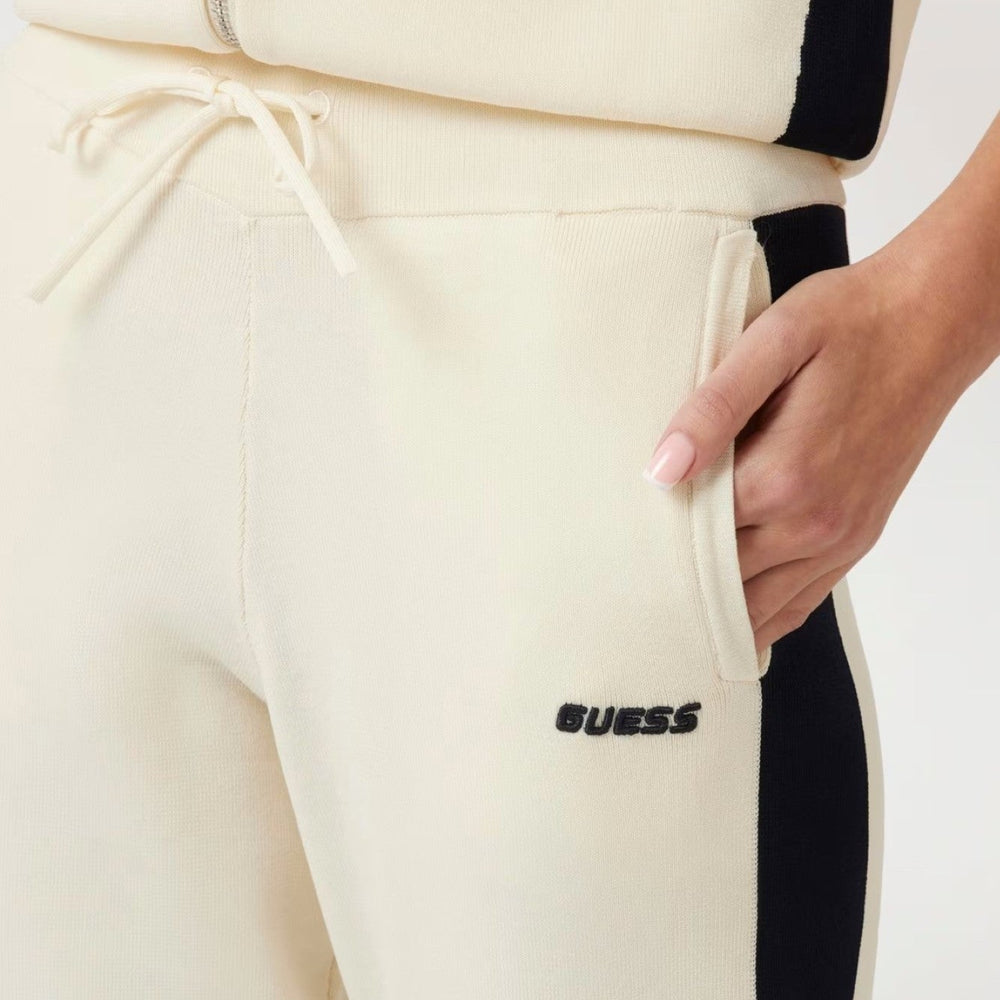 
                      
                        Pantaloni  GUESS de Dama IMBRACAMINTE GUESS   
                      
                    