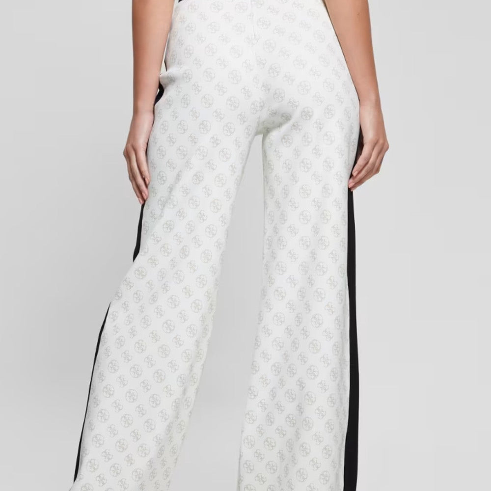 
                      
                        Pantaloni largi GUESS cu model si dungi laterale contrastante IMBRACAMINTE GUESS   
                      
                    