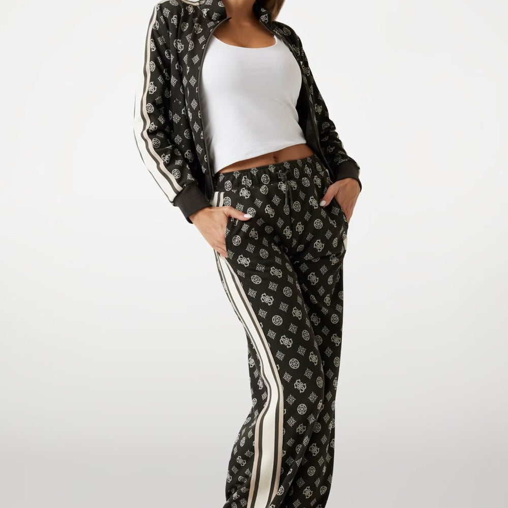 
                      
                        Jacheta GUESS de Dama IMBRACAMINTE GUESS
                      
                    
