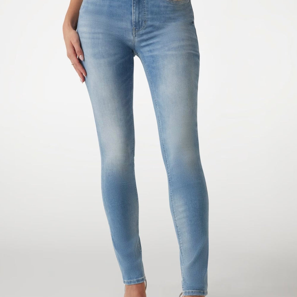 
                      
                        Pantaloni Denim GUESS de Dama IMBRACAMINTE GUESS Albastru 24 762182626936
                      
                    