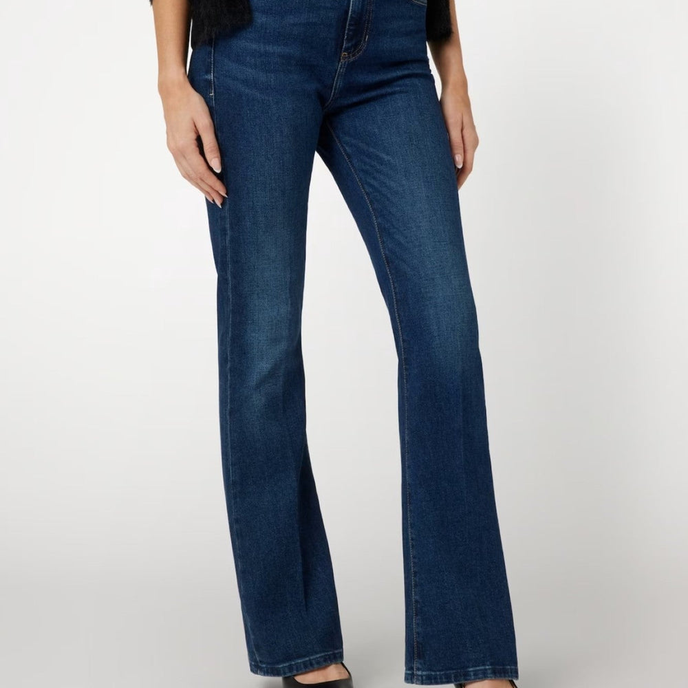 
                      
                        Pantaloni Denim GUESS de Dama IMBRACAMINTE GUESS Albastru 24 762540827096
                      
                    