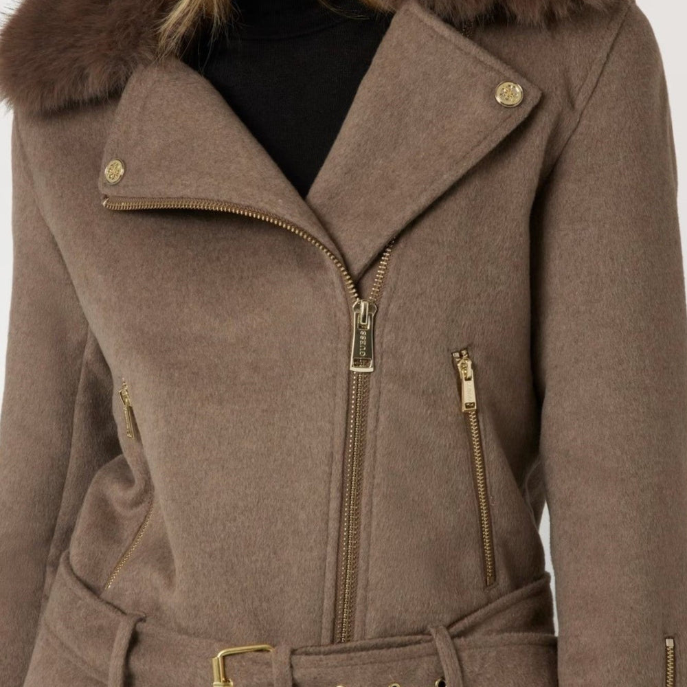 
                      
                        Geaca Biker GUESS Accesorizata cu Blana Artificiala IMBRACAMINTE GUESS   
                      
                    