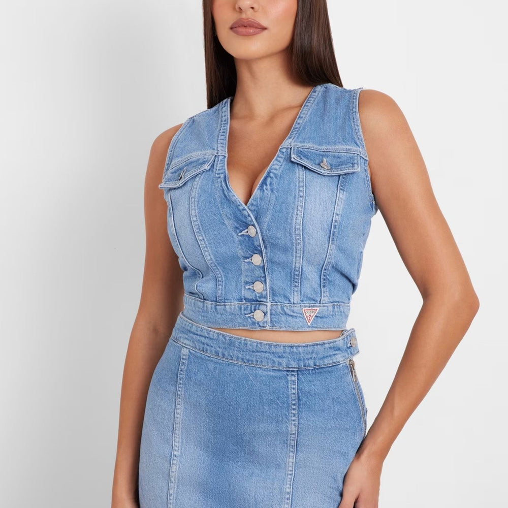 
                      
                        Vesta scurta denim GUESS cu nasturi IMBRACAMINTE GUESS Albastru XS 761839128365
                      
                    