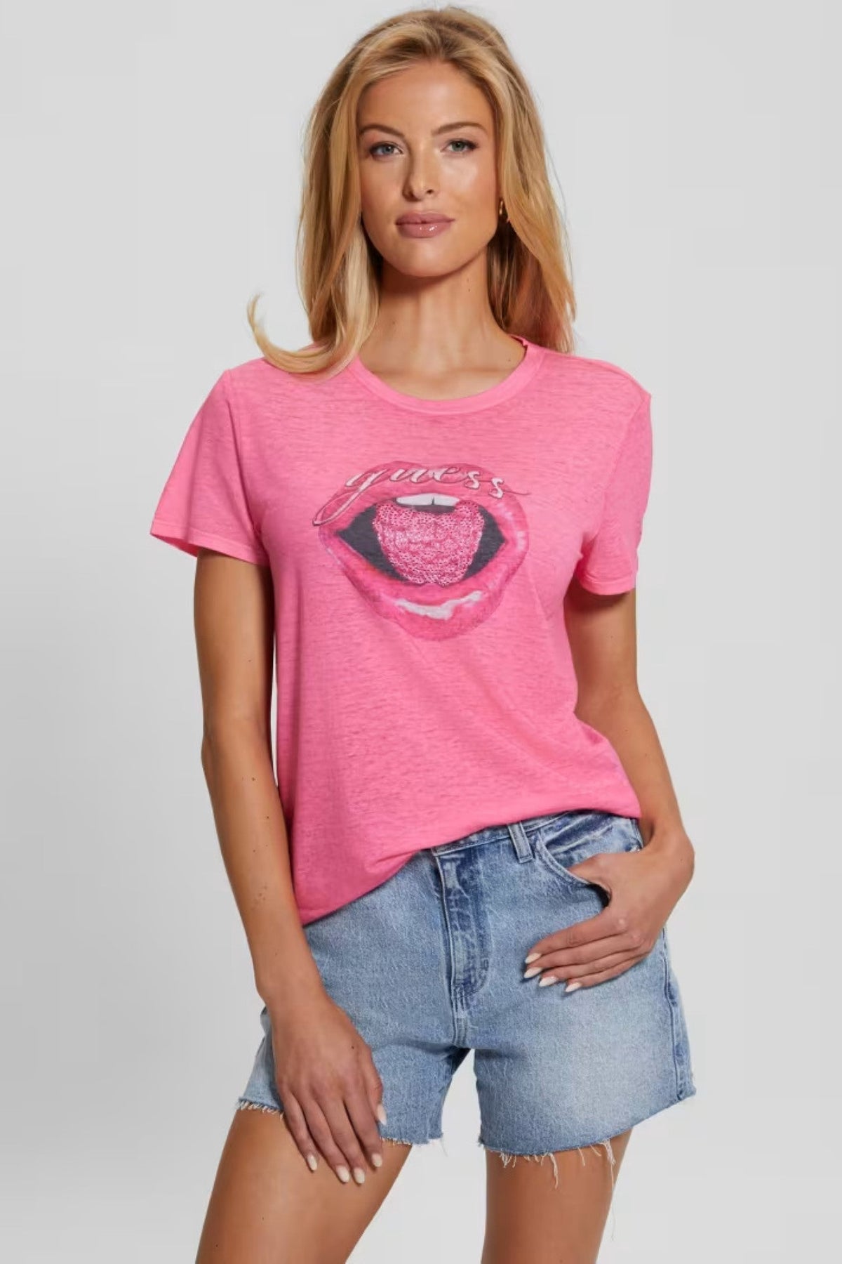 Guess Róz Tricou GUESS roz cu design grafic W4YI60KBZ00 – UnicBrands.ro