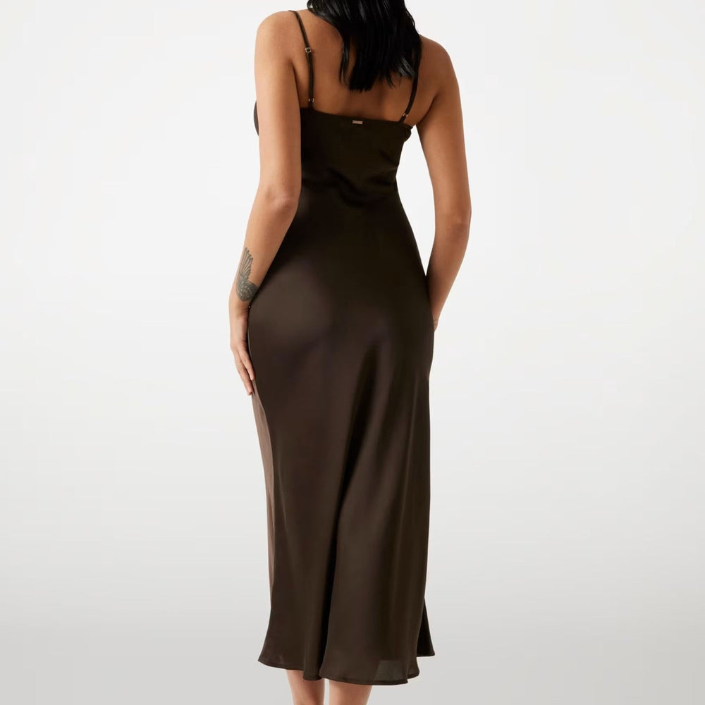 
                      
                        Rochie eleganta Guess midi din satin IMBRACAMINTE GUESS
                      
                    