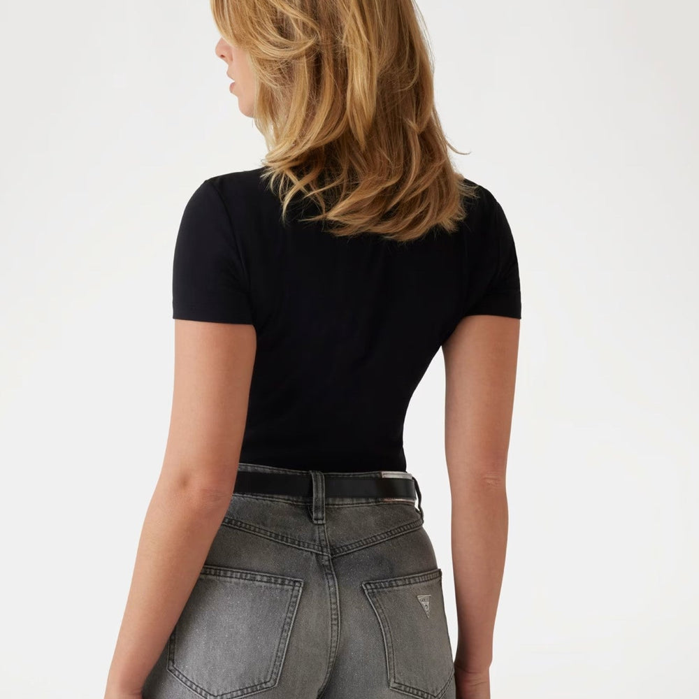 
                      
                        Tricou GUESS de Dama IMBRACAMINTE GUESS
                      
                    