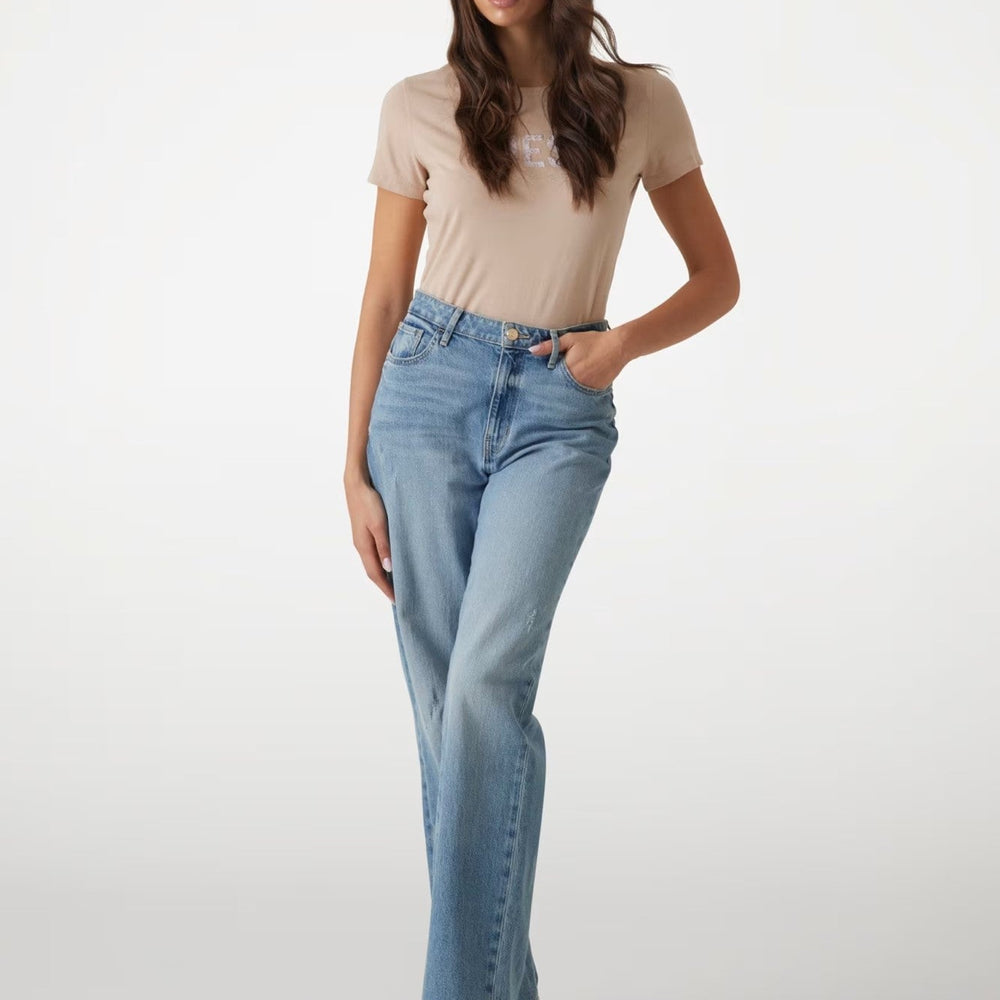 
                      
                        Tricou GUESS de Dama IMBRACAMINTE GUESS
                      
                    