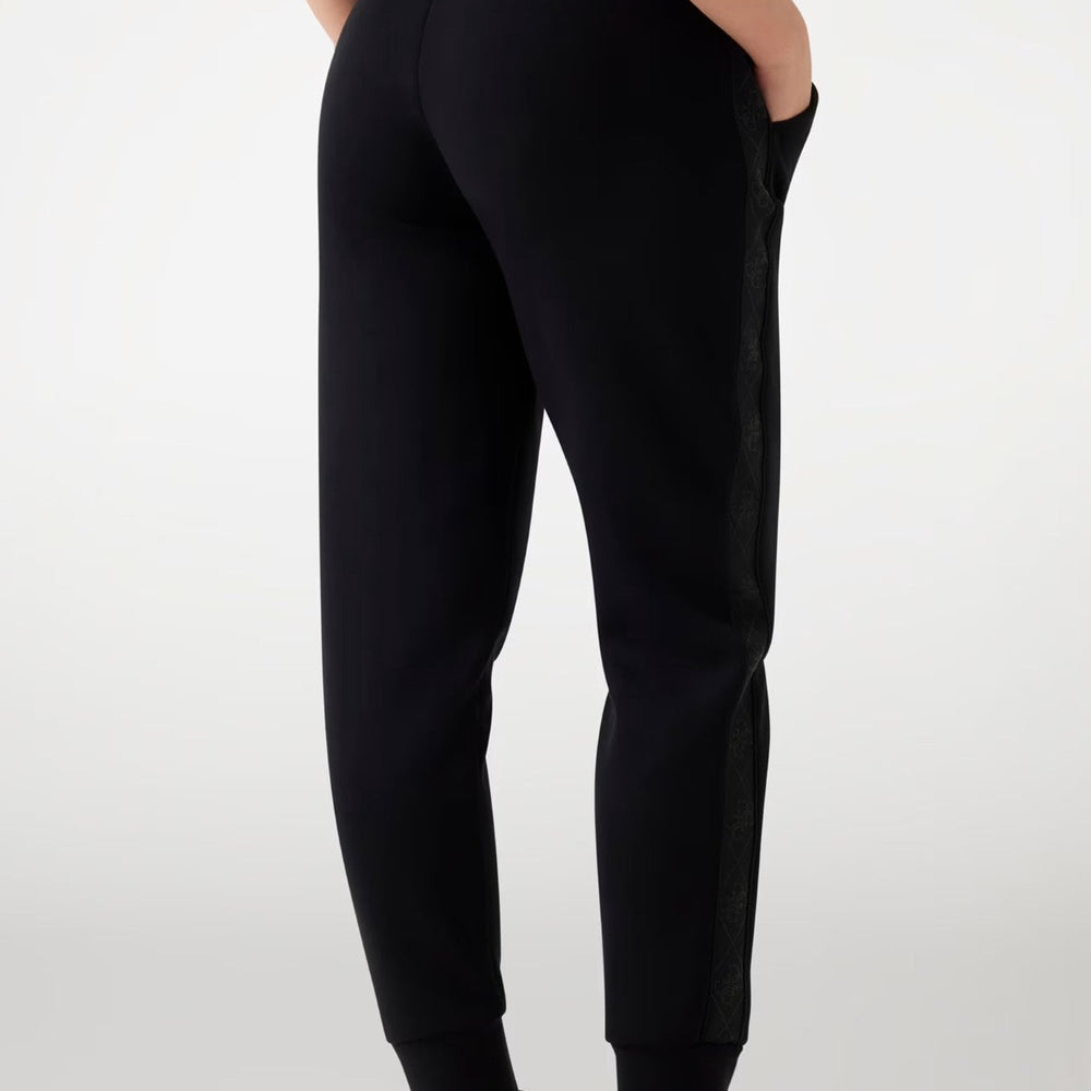 
                      
                        Pantaloni GUESS de dama IMBRACAMINTE GUESS
                      
                    