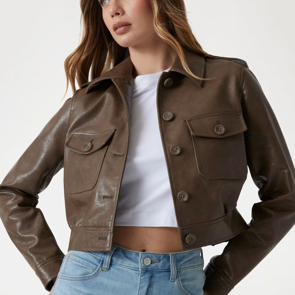 
                      
                        Geaca scurta Guess din piele ecologica IMBRACAMINTE GUESS Maro XS 762890702462
                      
                    