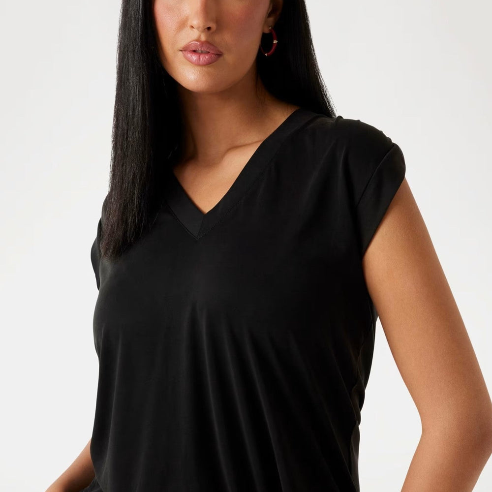 
                      
                        Top GUESS de Dama IMBRACAMINTE GUESS Negru XS 762890702134
                      
                    