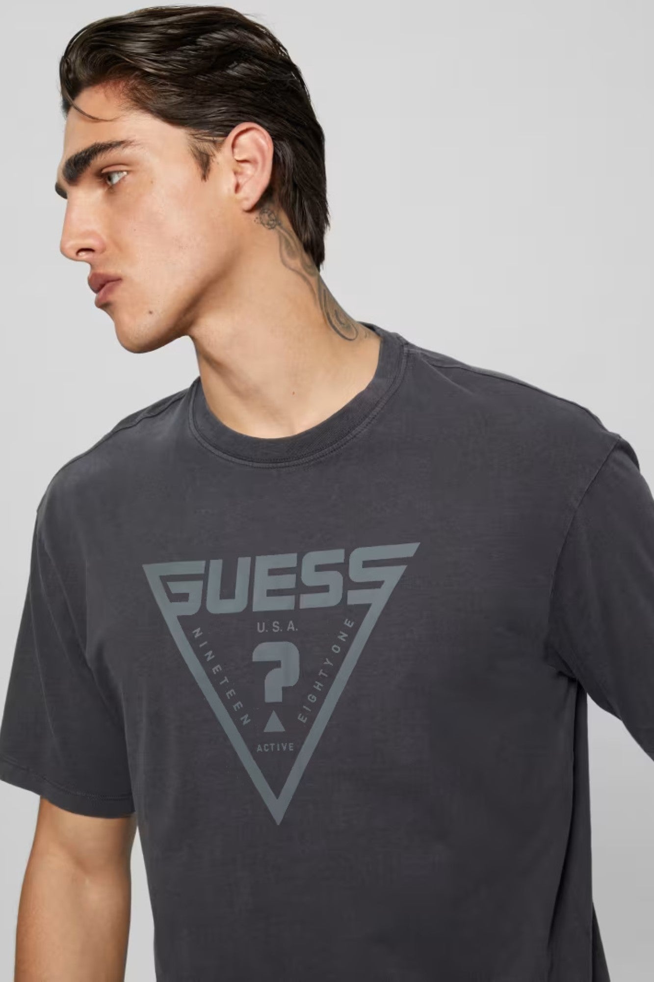 Tricou GUESS casual cu logo triunghiular IMBRACAMINTE GUESS   