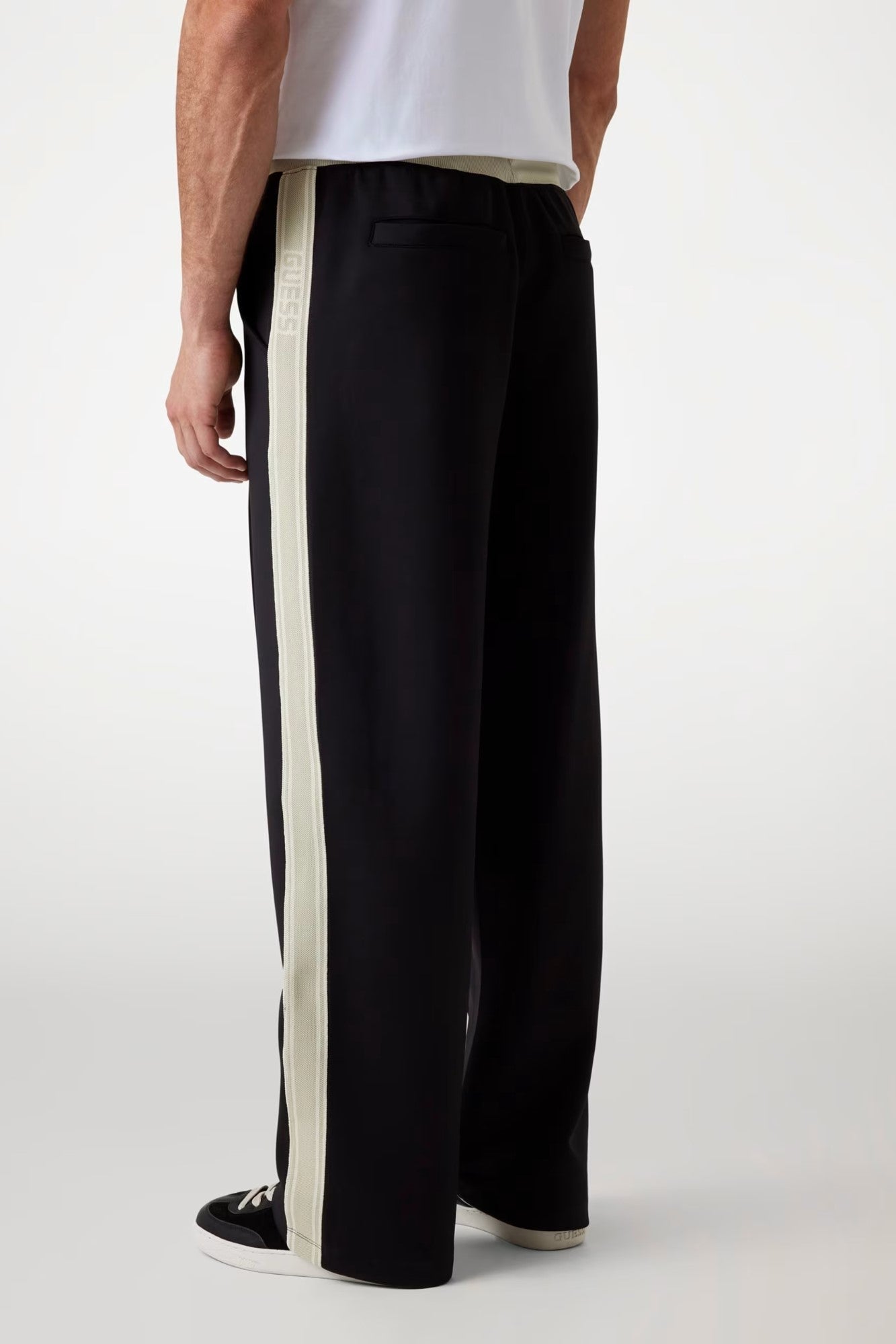 Pantaloni GUESS de Barbati Z5YB14KCRU2 – UnicBrands.ro