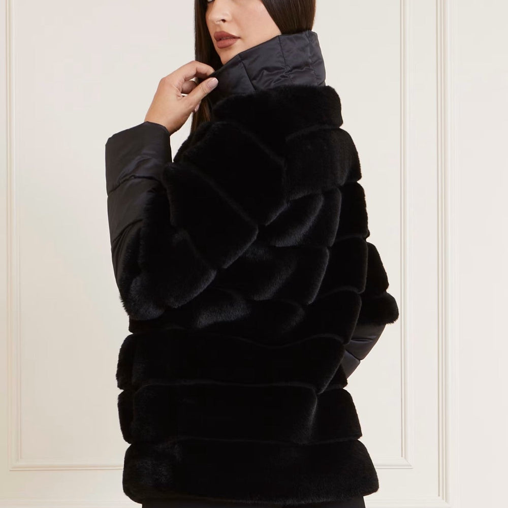 
                      
                        Geaca De Dama MARCIANO by GUESS Cu Blana Eco Si Guler Ridicat IMBRACAMINTE MARCIANO   
                      
                    