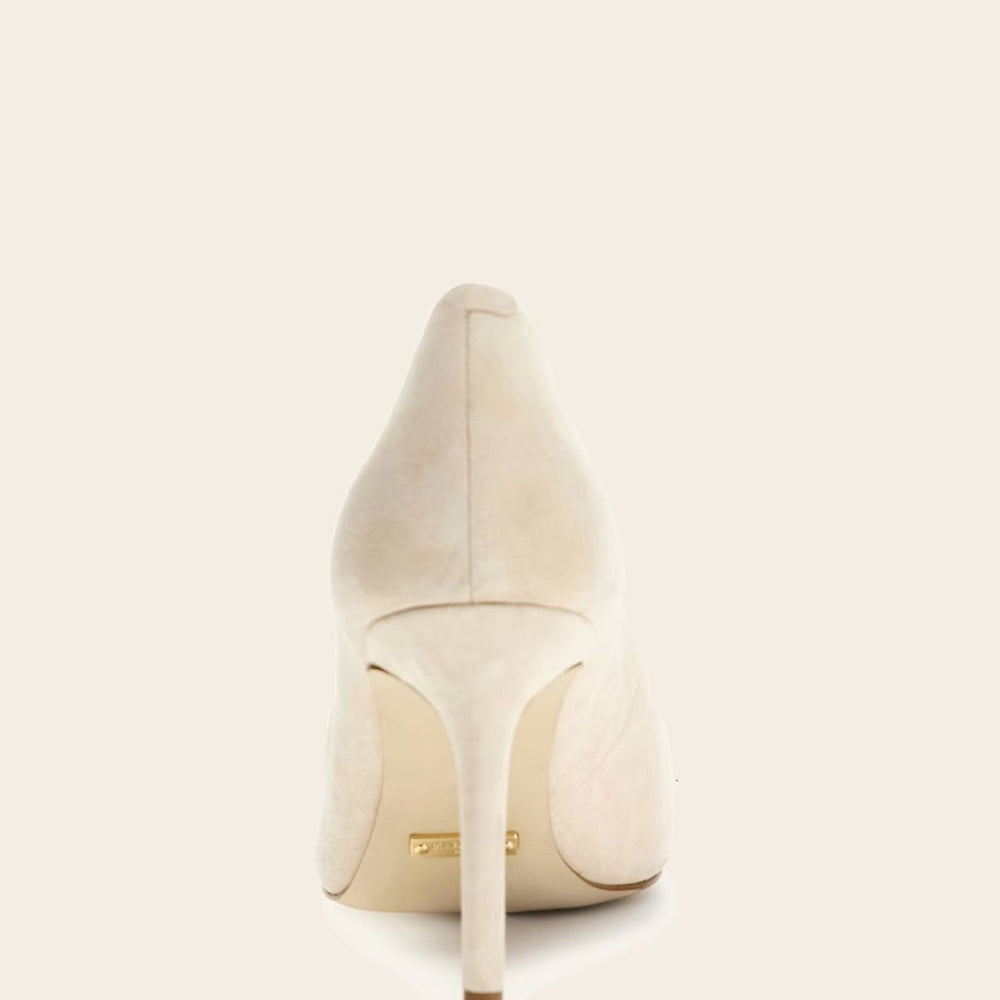 
                      
                        Pantofi Dama MARCIANO by GUESS din piele cu acesoriu metalic PANTOFI MARCIANO   
                      
                    