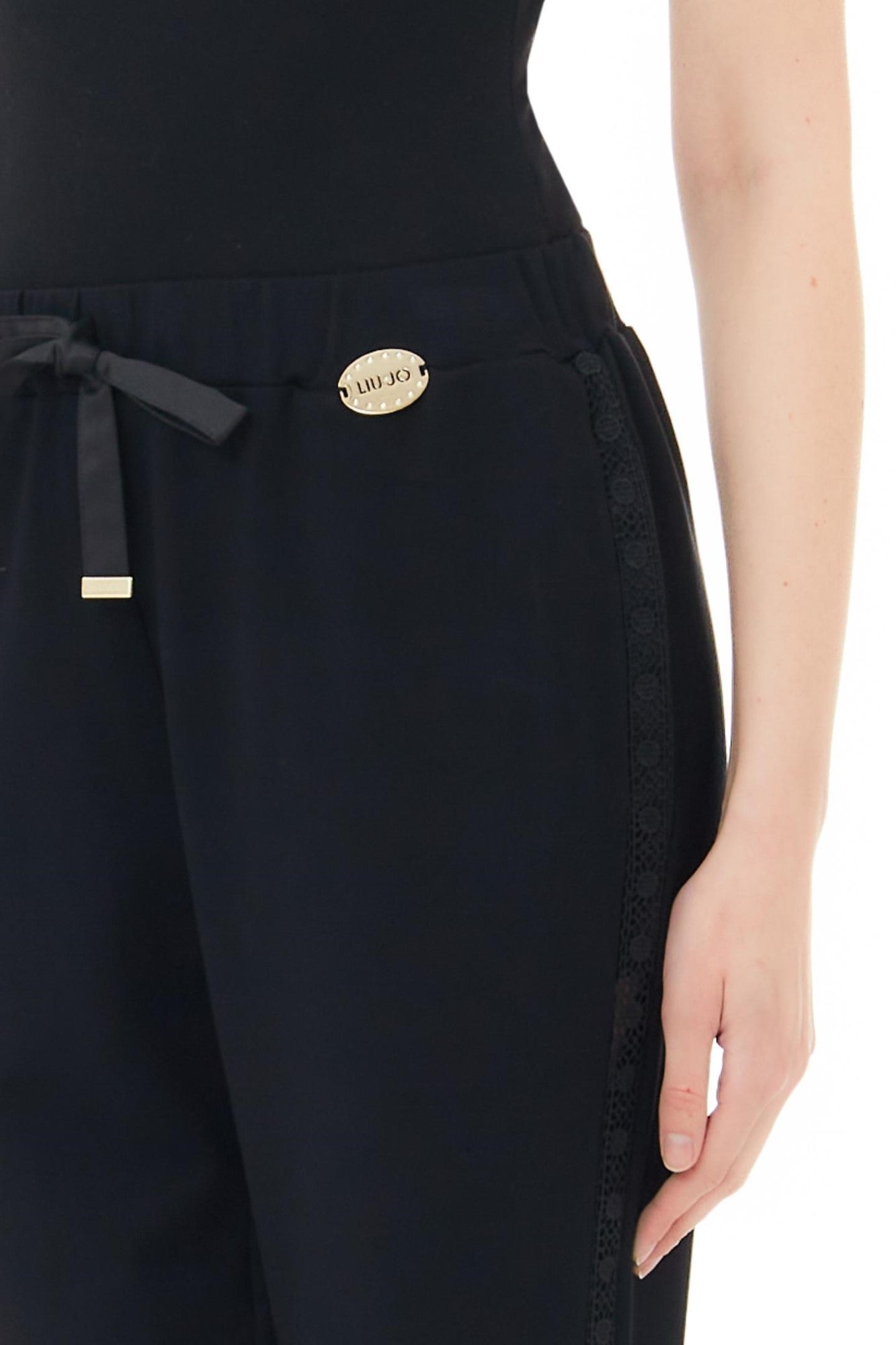 Pantaloni LIU JO de dama cu snur si accesoriu auriu IMBRACAMINTE LIU JO   