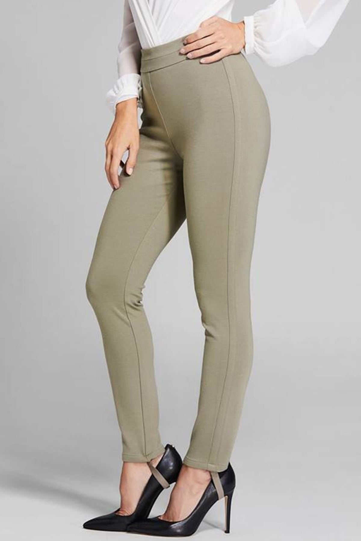 Pantaloni GUESS UB1084G1136302Z PANTALONI GUESS   