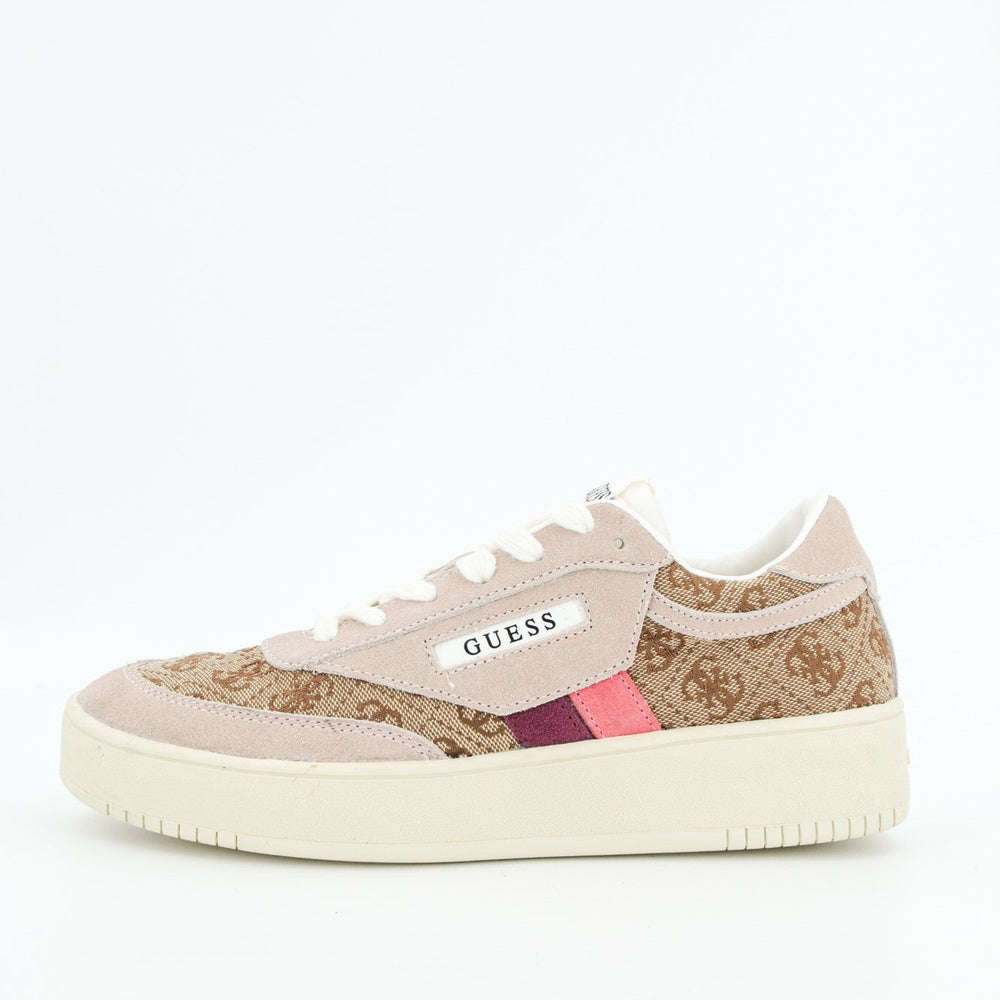 
                      
                        Pantofi sport GUESS cu siret PANTOFI SPORT GUESS   
                      
                    