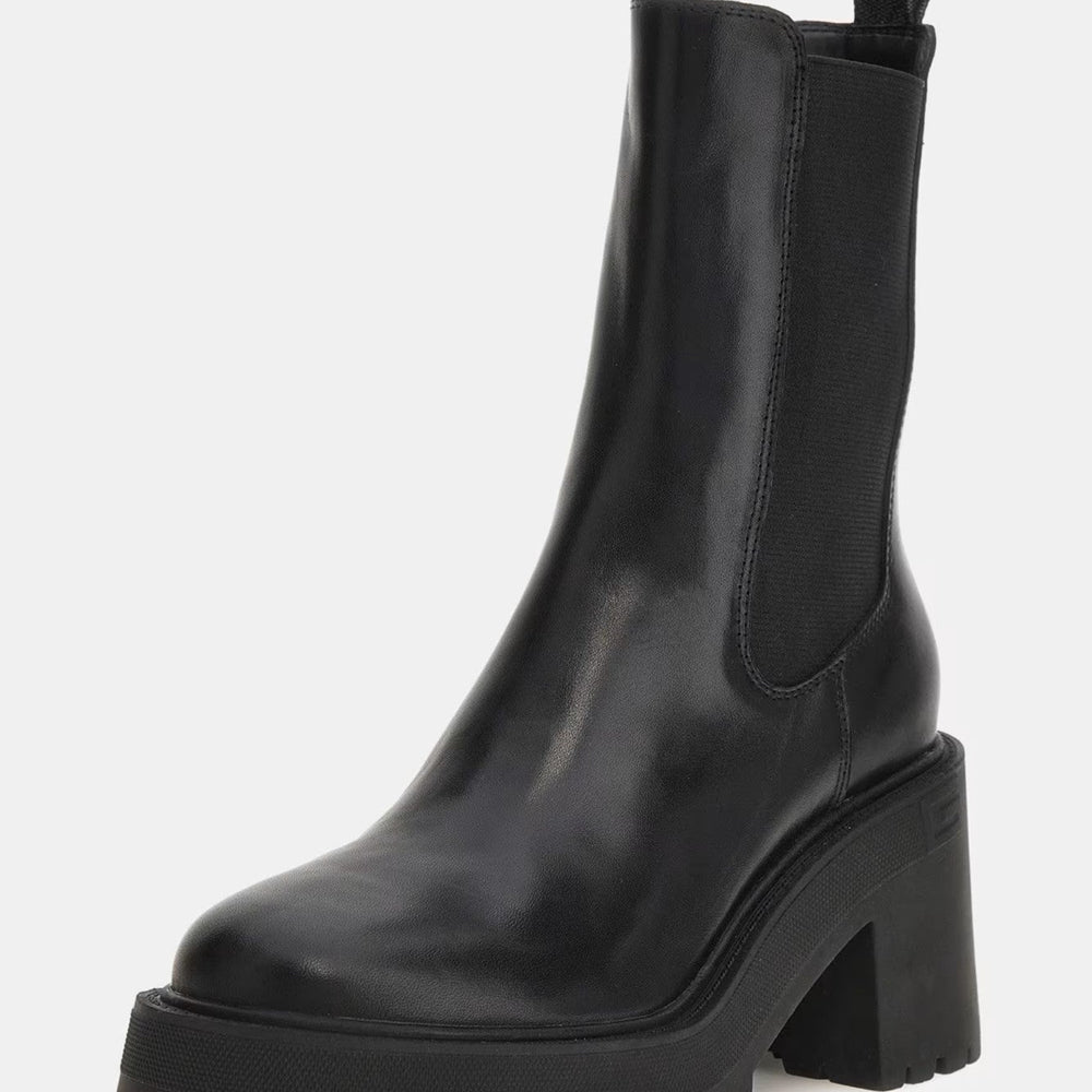 
                      
                        Botine GUESS cu talpa inalta INCALTAMINTE GUESS Negru 35 7624926065245
                      
                    