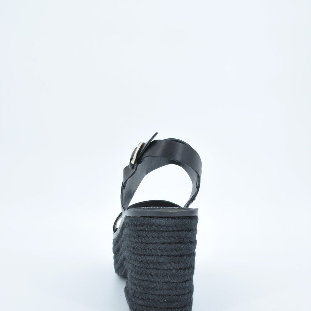 
                      
                        Sandale GUESS UB10FLNIN2LEA03 SANDALE GUESS   
                      
                    