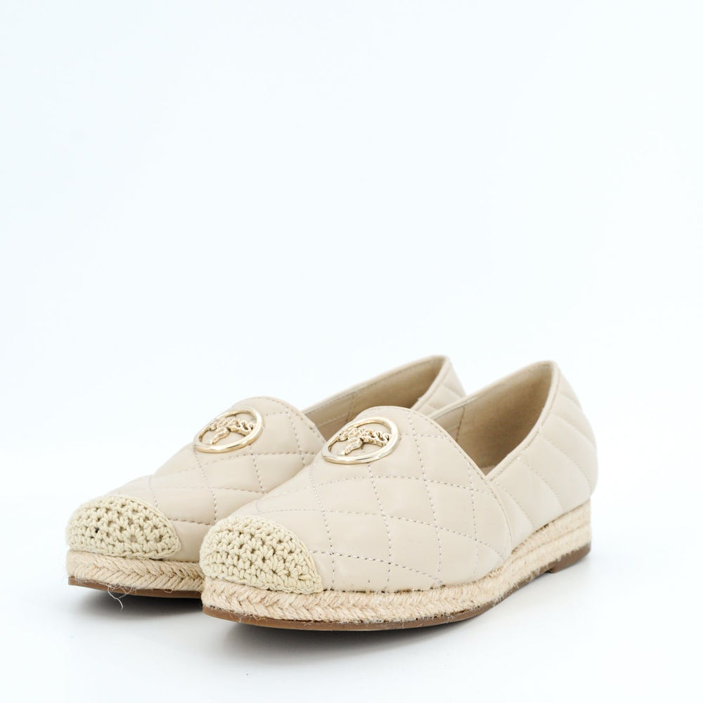 
                      
                        Pantofi GUESS din piele ecologica cu varf rotund UB10FLOLILELE14 PANTOFI GUESS   
                      
                    